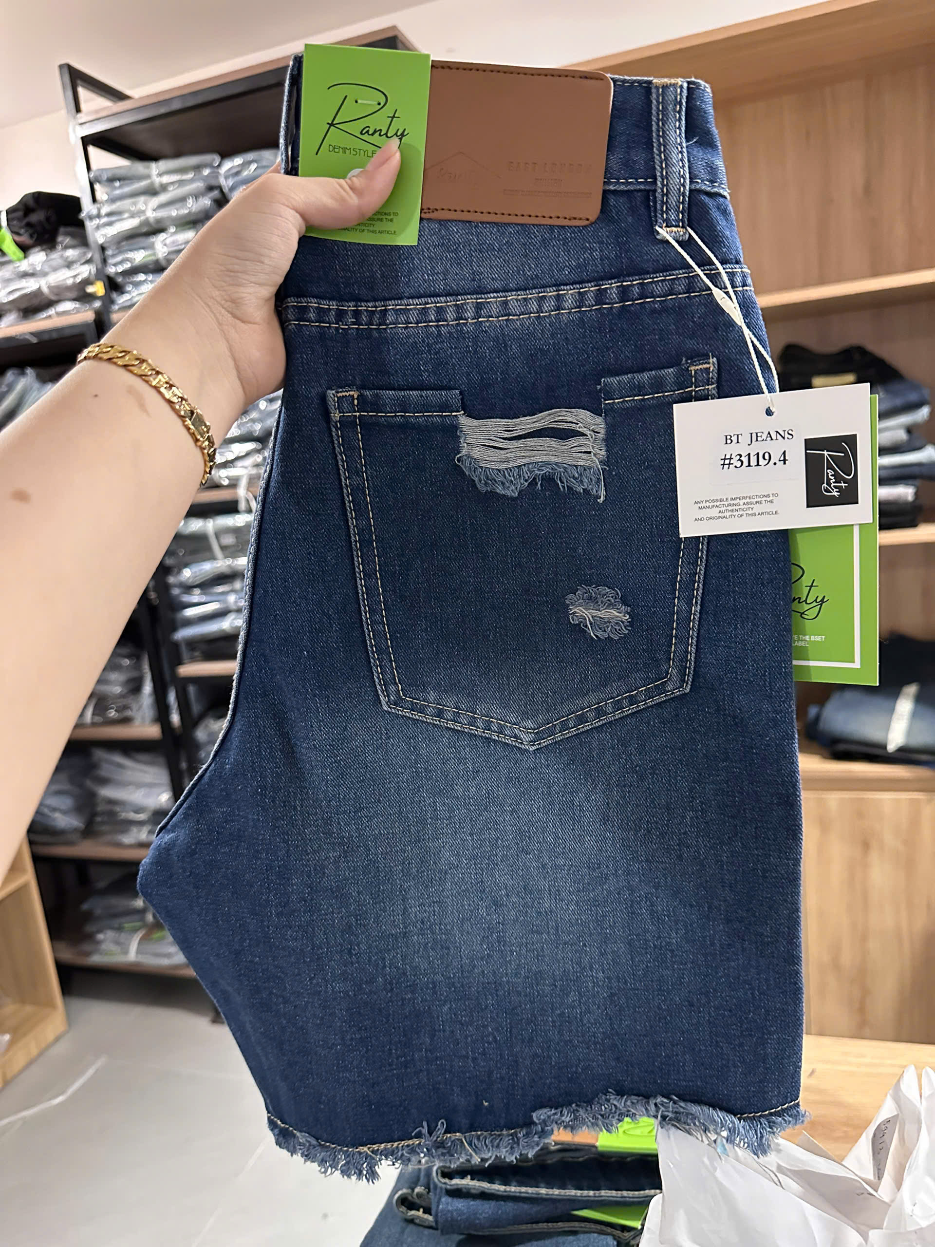 Quần short jeans trơn không giãn tua lai rách túi Ms 3119.4